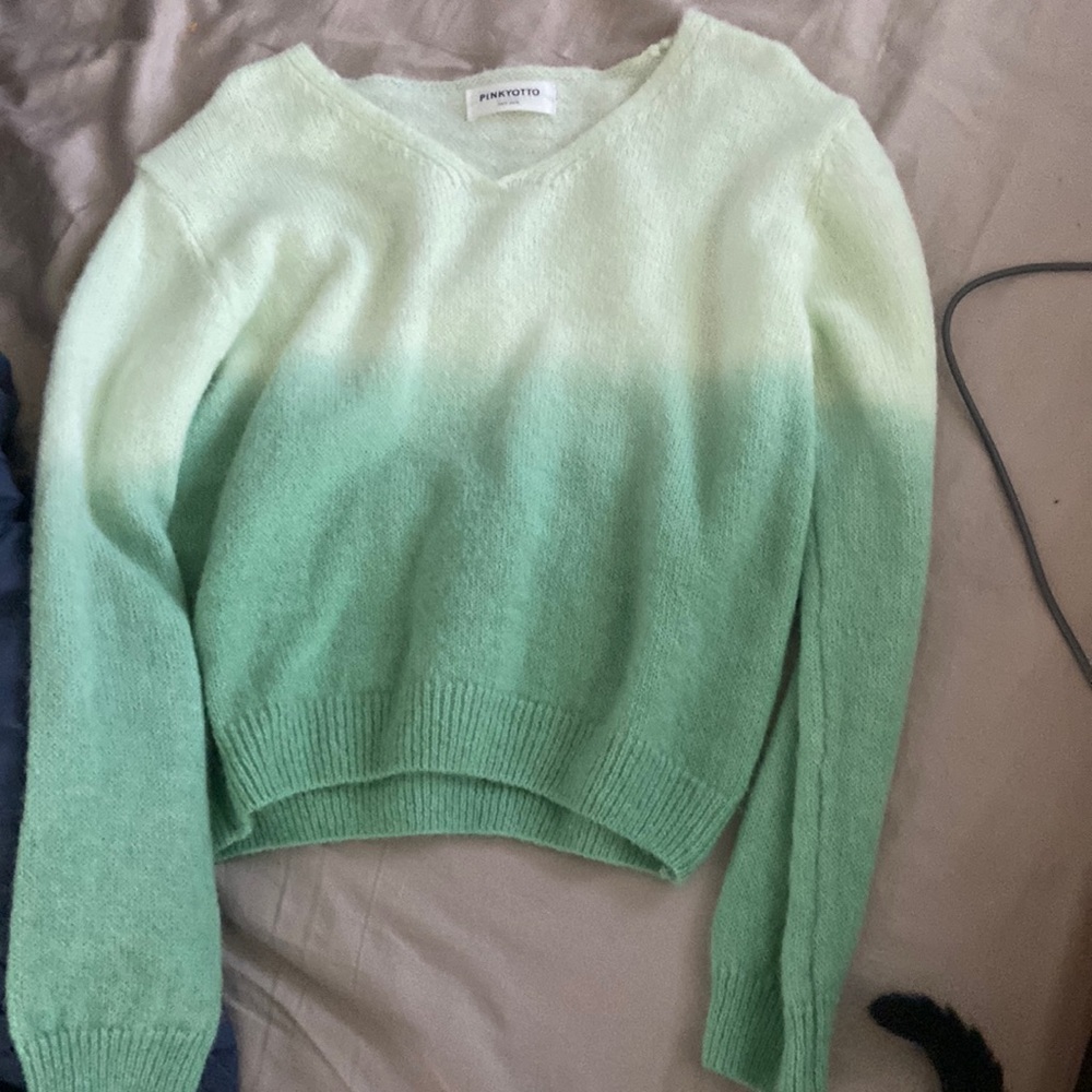 Pastel green wool top